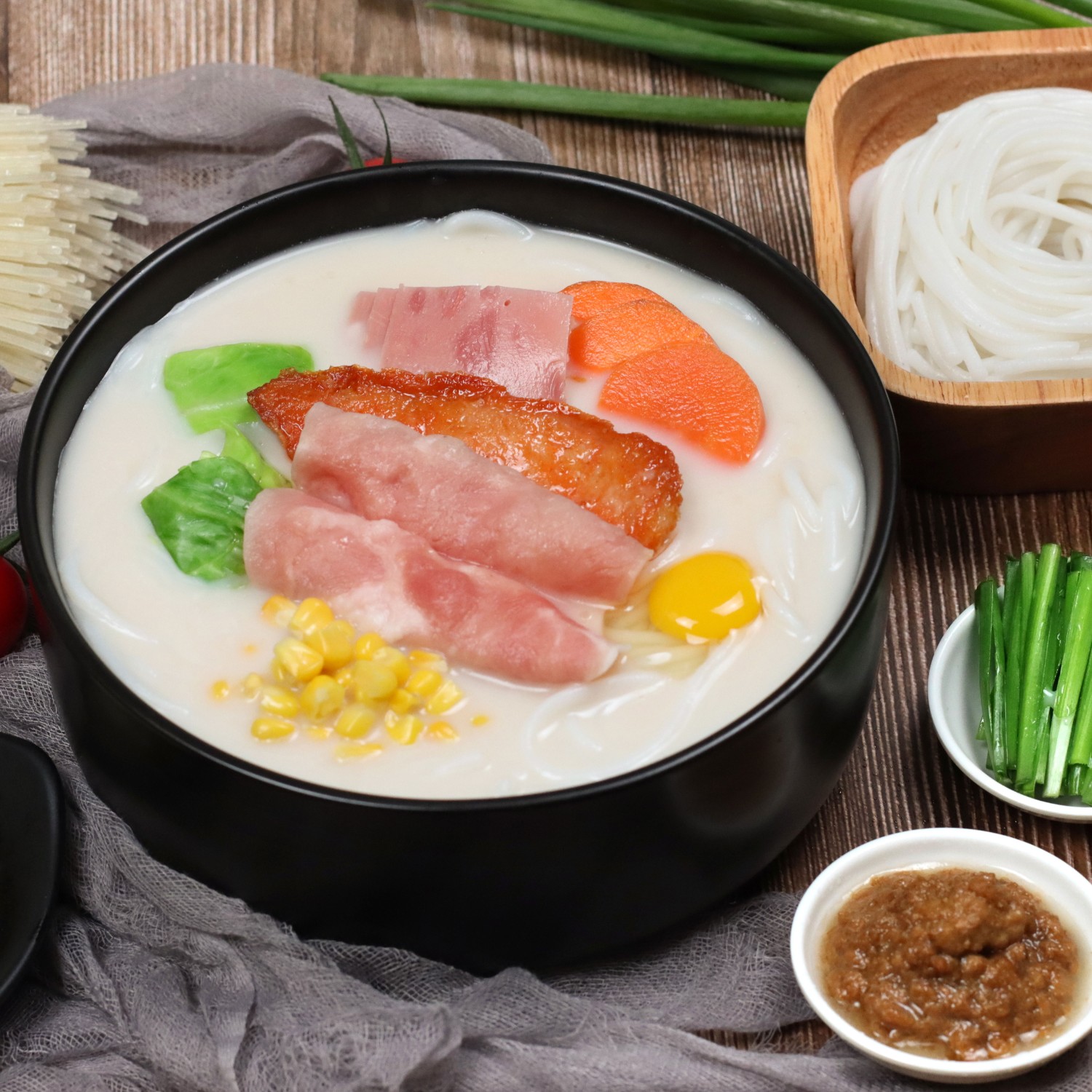 狀元米線(xiàn)自有工廠(chǎng)，口味穩定，運營(yíng)經(jīng)驗豐富