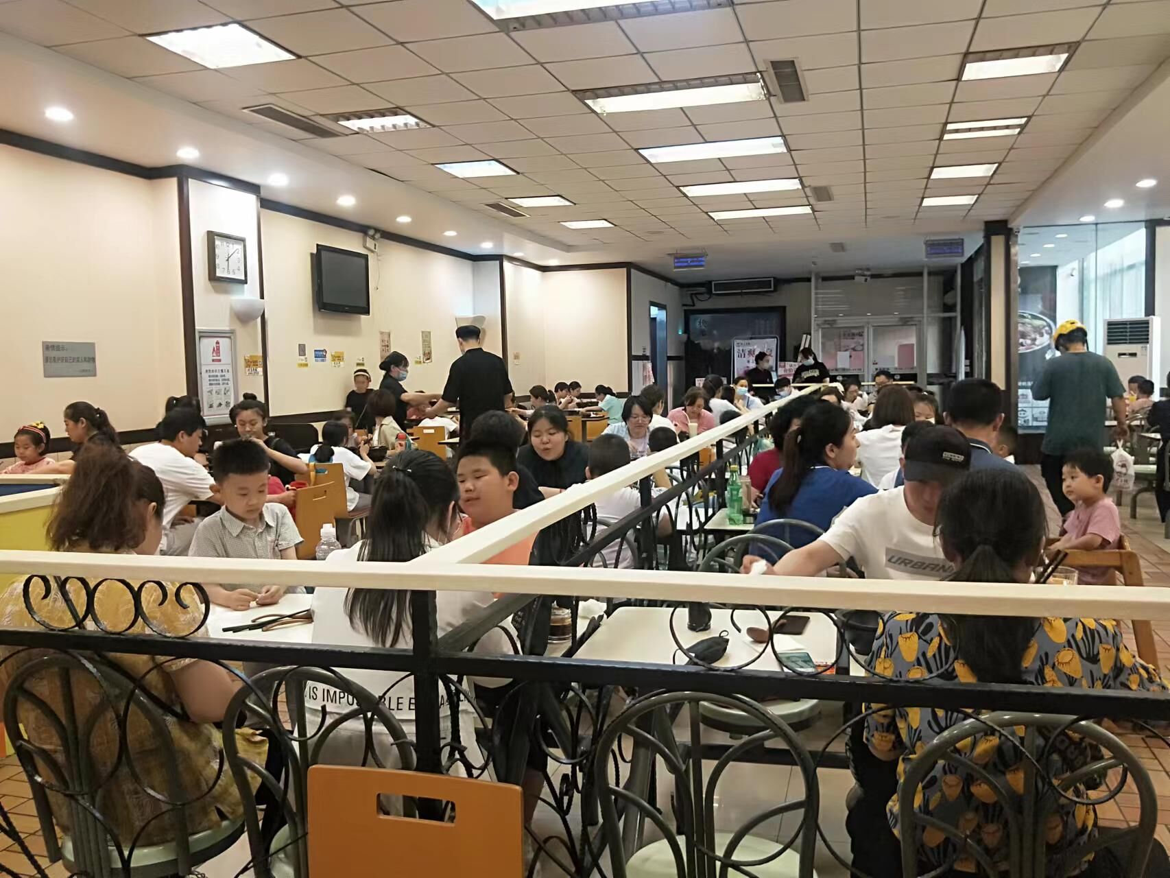 做好每一份餐品服務(wù)好每位顧客堅持對的事情！行動(dòng)決定結果#米線(xiàn)加盟#餐飲開(kāi)店#狀元米線(xiàn)