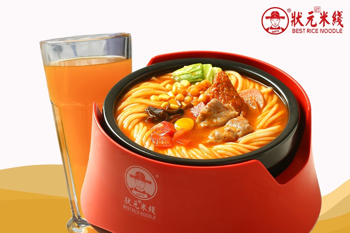 18年狀元米線(xiàn)來(lái)一直堅持品質(zhì)至上，與合作者保持誠信為本的原則，全國各地非常認可的品牌企業(yè)，無(wú)需廚師，操作簡(jiǎn)單，品類(lèi)豐富，快速出餐，堂食加外賣(mài)多平臺接單，開(kāi)店到后期經(jīng)營(yíng)總部全程幫扶！