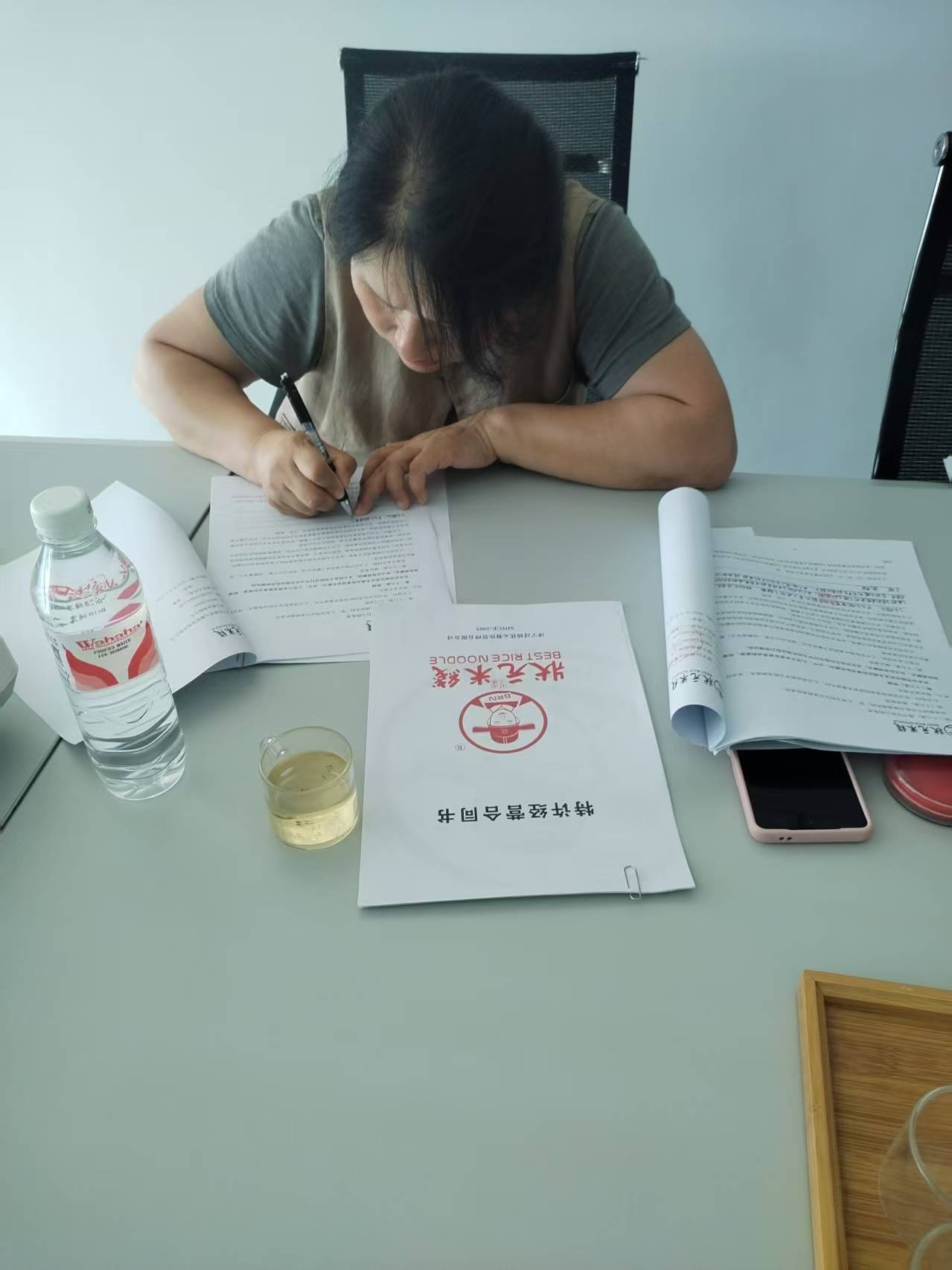 二店簽約成功!感謝您對狀元米線(xiàn)品牌價(jià)值和市場(chǎng)影響力的認可! #狀元米線(xiàn) #米線(xiàn)加盟 #餐飲開(kāi)店 #簽
